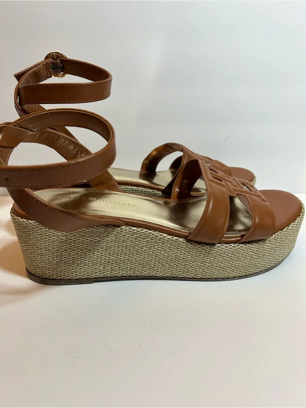 Tommy Hilfiger Women's Vastie Wedge Sandal